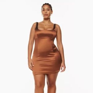 NWT Aritzia Wilfred Shine Dress